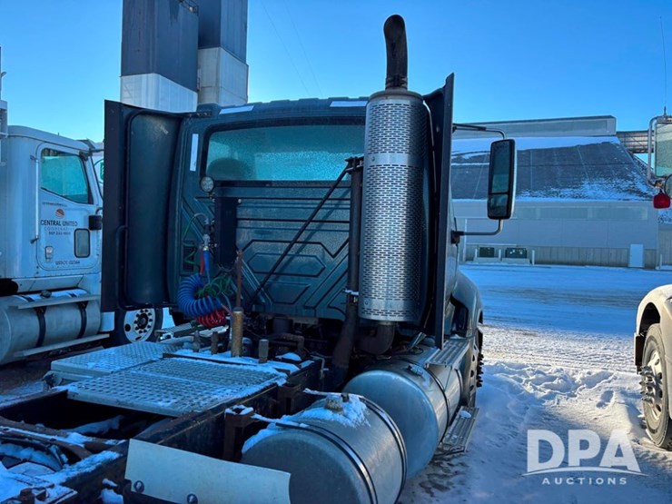 international-prostar-image-39