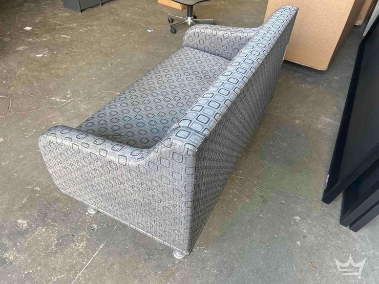 office-couches-and-chair-image-8