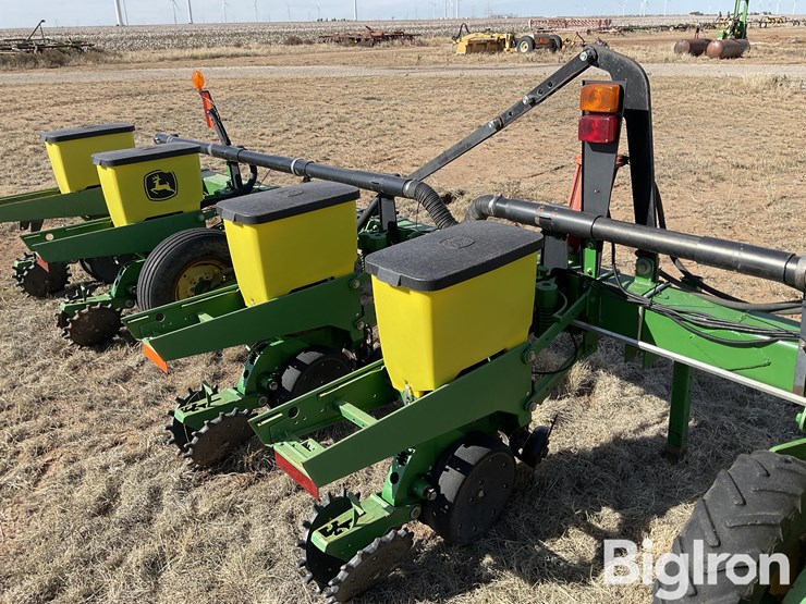 john-deere-1700-image-17