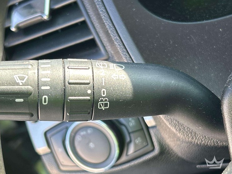 2016-ford-explorer-awd-suv-image-16