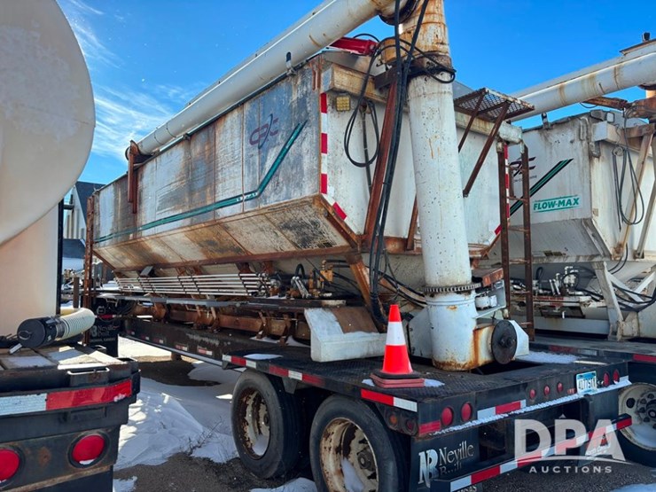 2007-neville-trailer-image-4