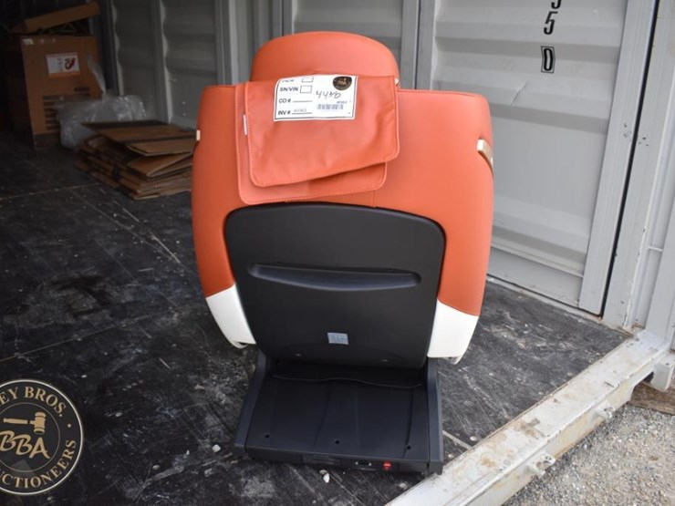 tpm-z69-massage-chair,-full-body-air-pressure,-zero-gravity,-heating-function-image-7