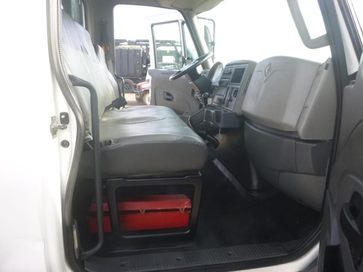 international-flatbed-dump-image-12