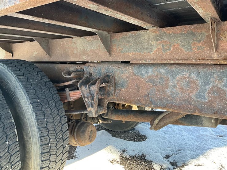 international-4900-image-40