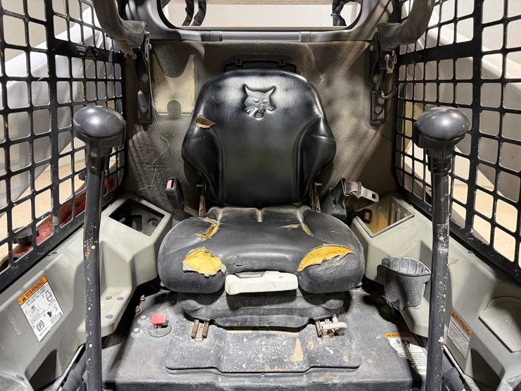 2015-bobcat-s650-image-12