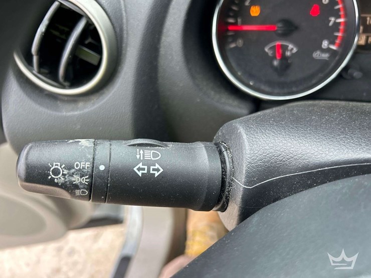 2014-nissan-rgue-suv-image-15