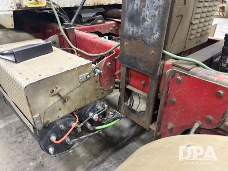 international-9900i-image-37