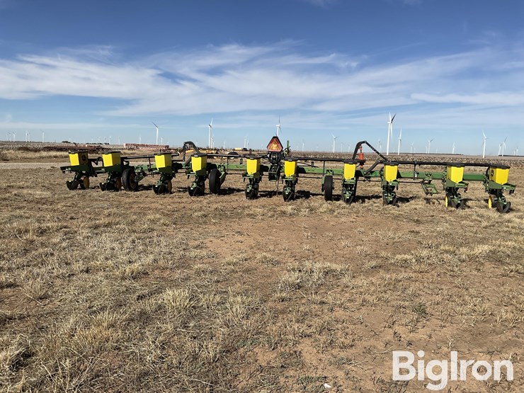 john-deere-7300-image-6