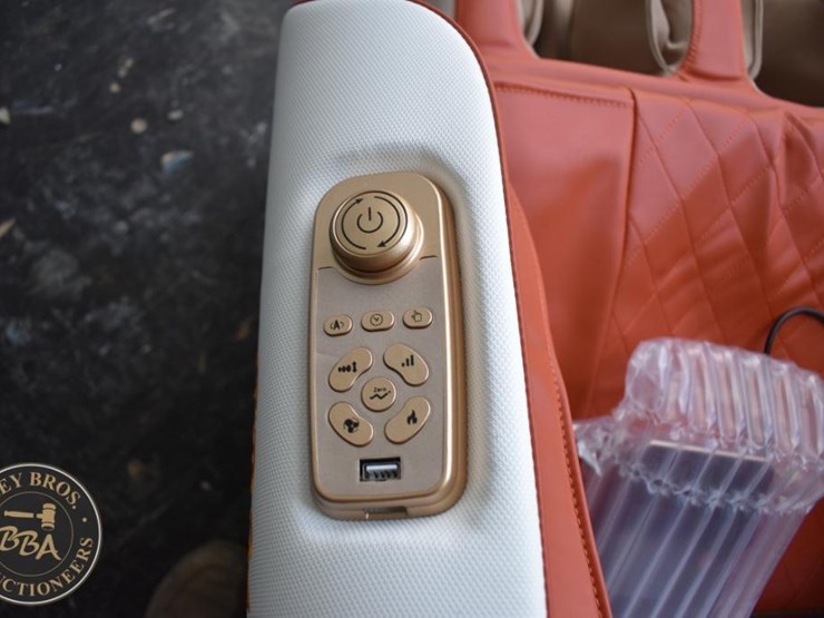 tpm-tpm-z69-ergoflow-massage-chair,-orange/white,-8-modes,-heat-therapy-image-4