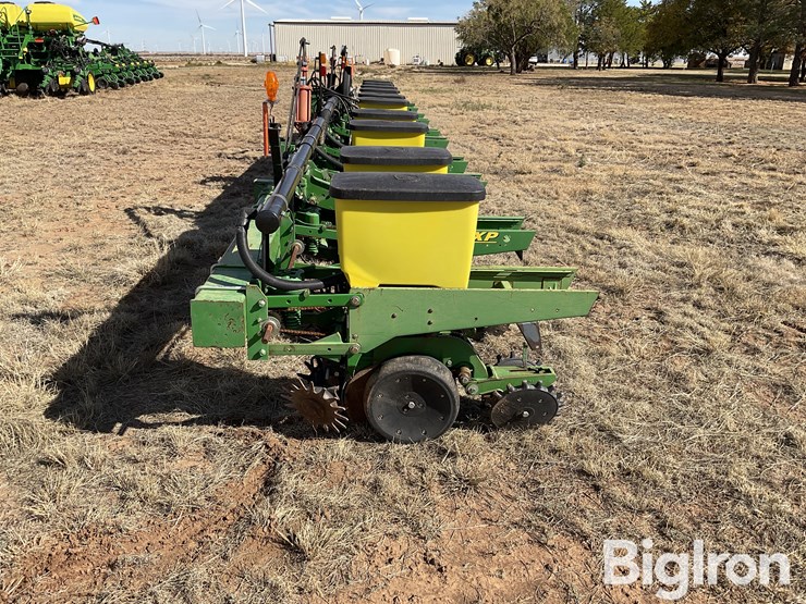 john-deere-1700-image-8