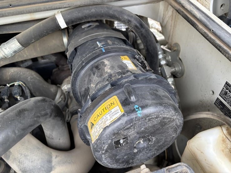 2016-takeuchi-tl8-image-35