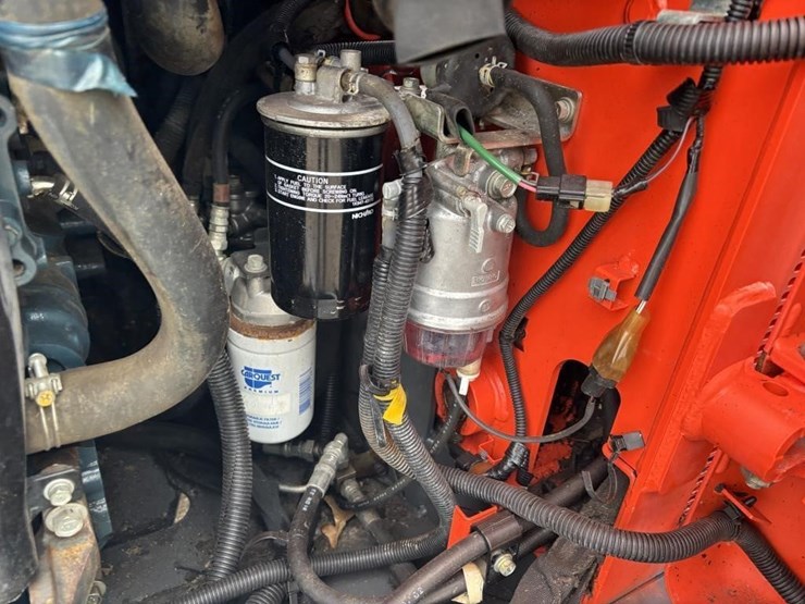 kubota-ssv75-image-33