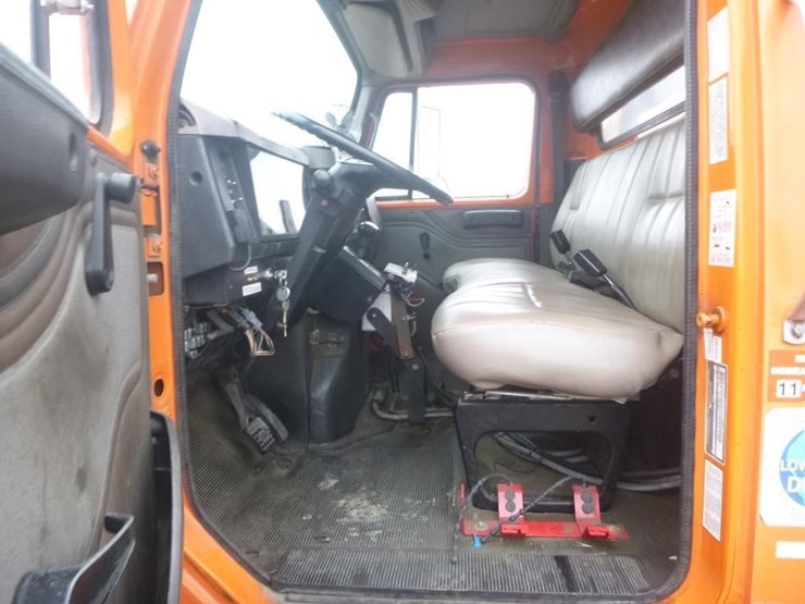 international-4900-image-9