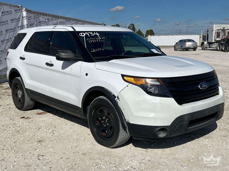 2014-ford-explorer-suv-image-2