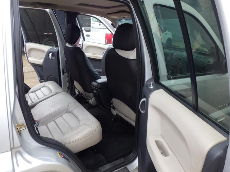 jeep-liberty-image-8