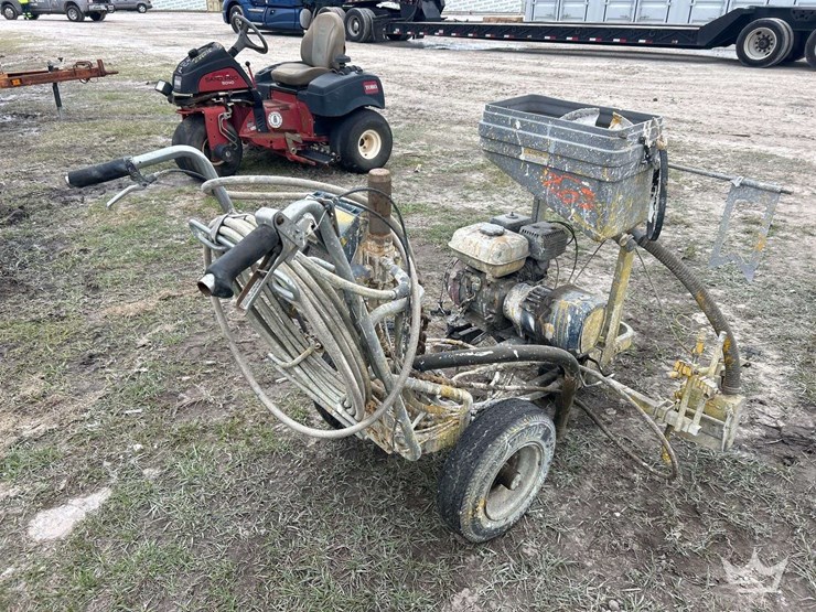 graco-gas-powered-portable-line-striper-image-3