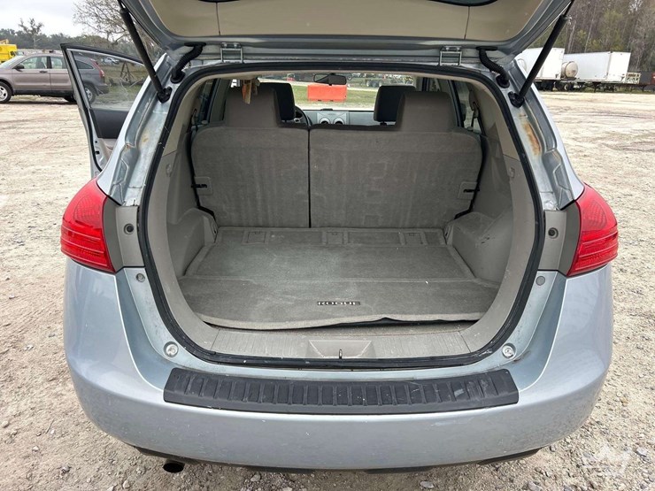 2014-nissan-rgue-suv-image-23