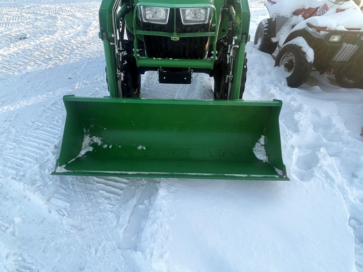 john-deere-3025e-image-32