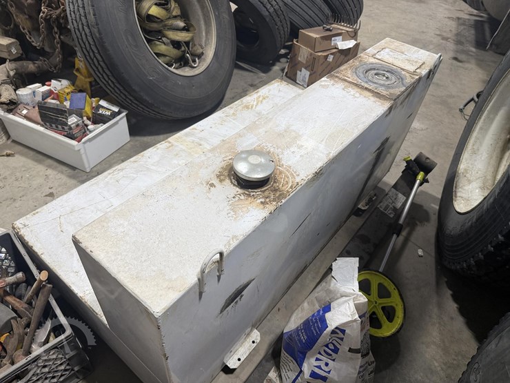 105-gallon-l-shape-fuel-tank-image-5