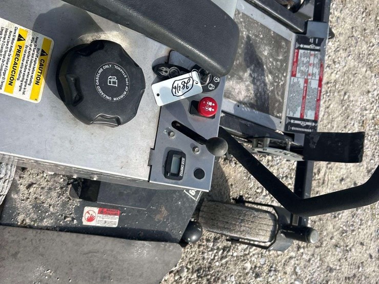 zero-turn-mower-image-11