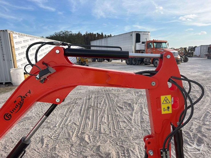 2025-cfg-industrial-nt20-cz-mini-excavator-image-11