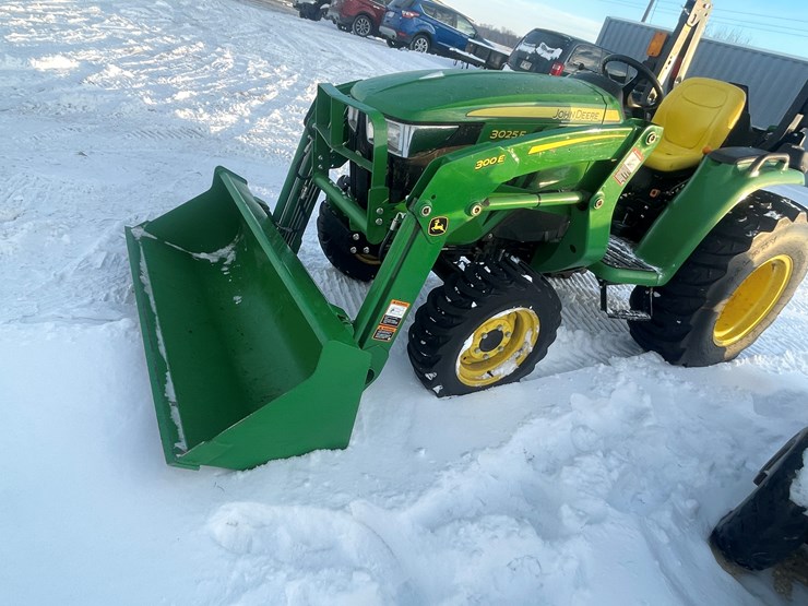 john-deere-3025e-image-30