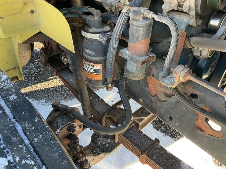 international-4900-image-60