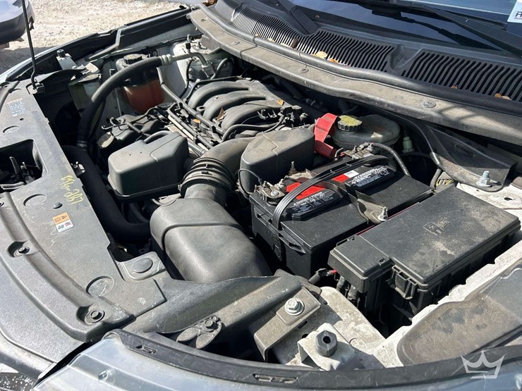 2016-ford-explorer-awd-suv-image-8