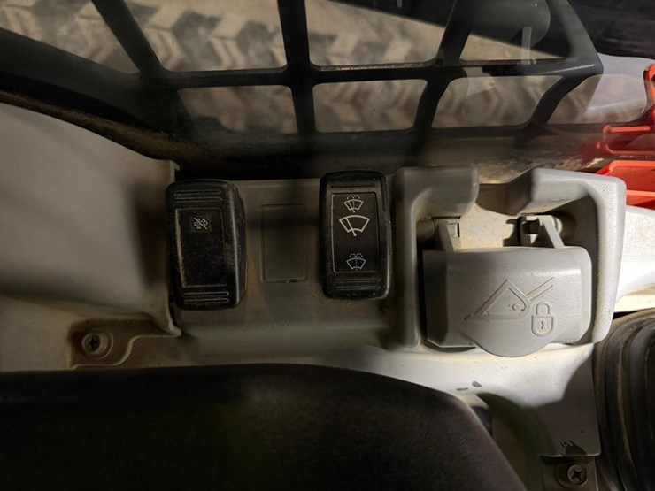 kubota-svl75-2-image-21