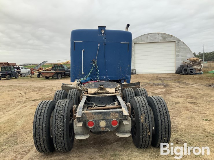 1999-freightliner-fld112-image-6