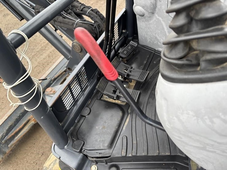 2022-deere-35g-image-31