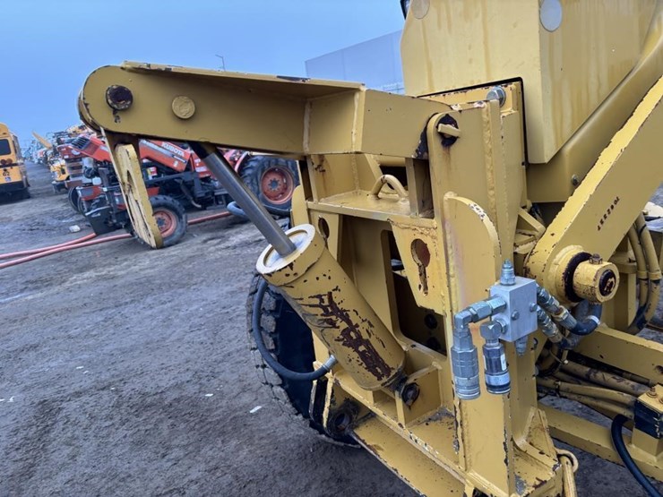 2005-caterpillar-143h-image-24