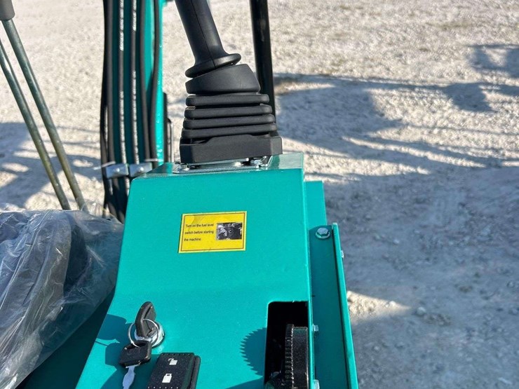 unused-2025-cfg-industrial-h15r-mini-excavator-image-9