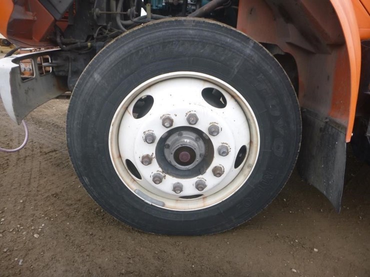 international-4900-image-17