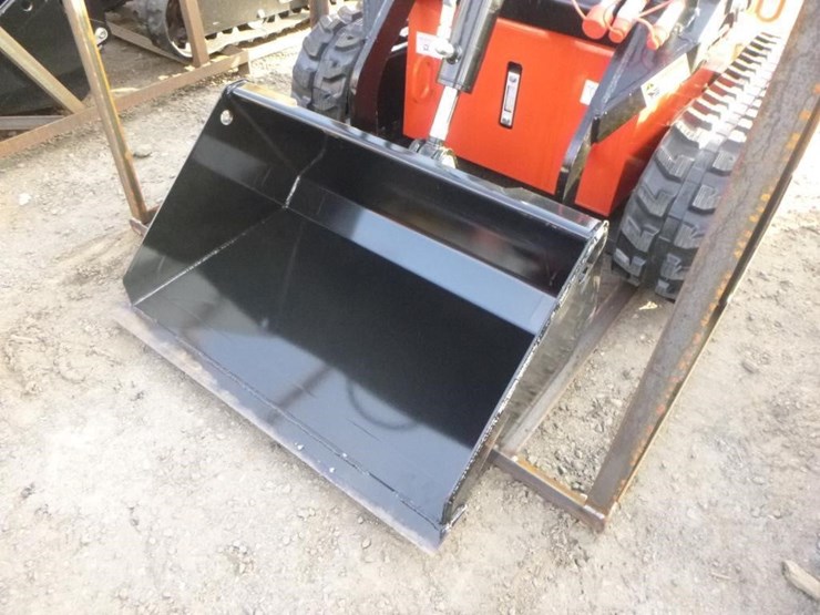 2025-agt-lrt23-skid-steer-track-loader-image-7