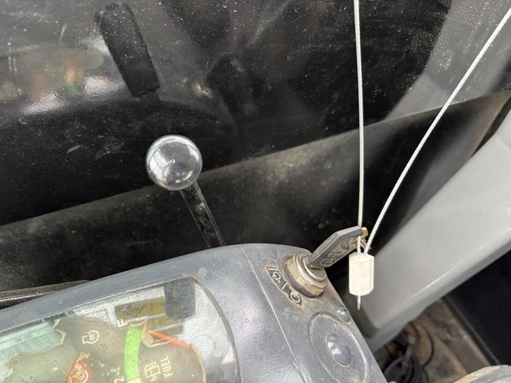 caterpillar-305.5e2-image-36