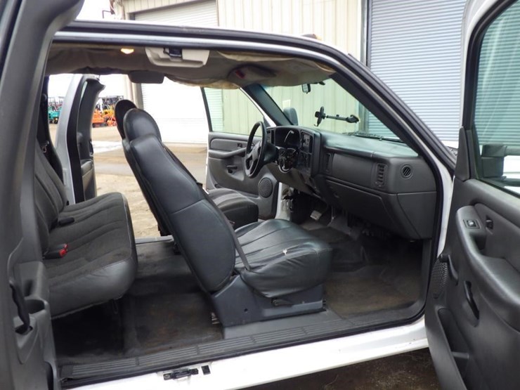 2003-chevrolet-3500-image-6