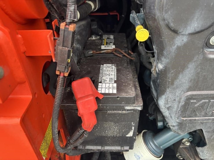 kubota-ssv75-image-30