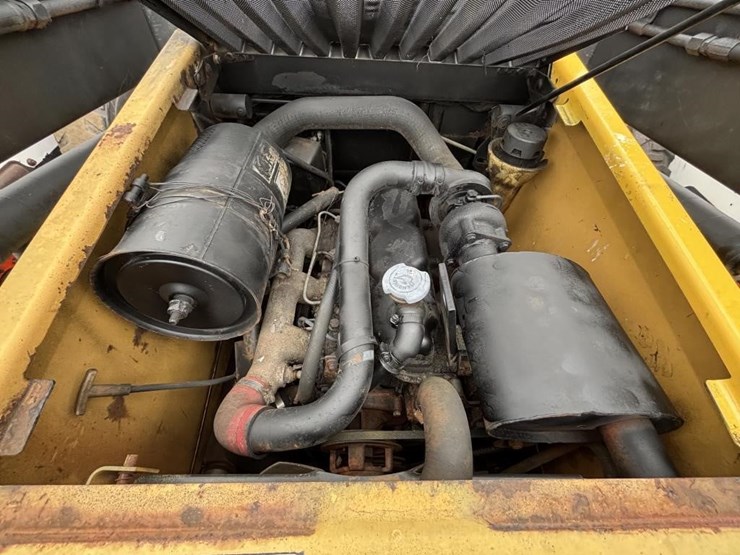 1995-new-holland-lx865-image-34