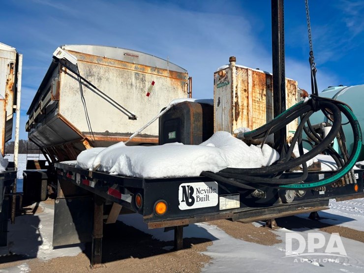 2007-neville-trailer-image-11