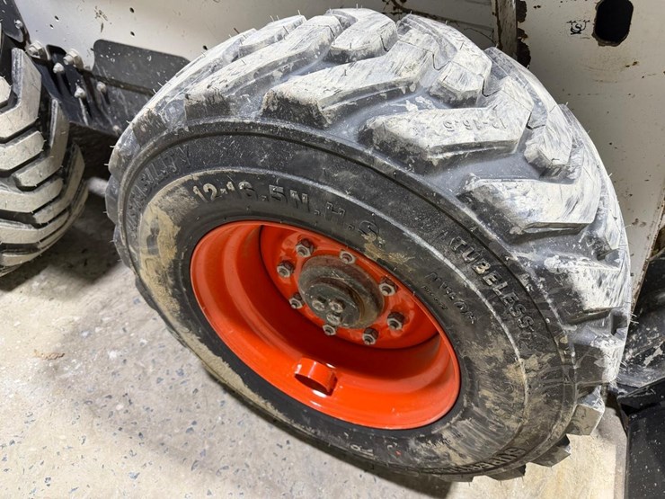 2015-bobcat-s650-image-21