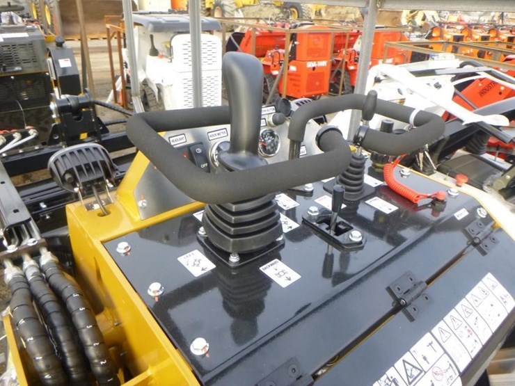 2025-cfg-kkt-(a)27-skid-steer-track-loader-image-13