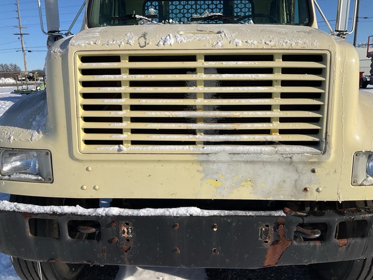 international-4900-image-12