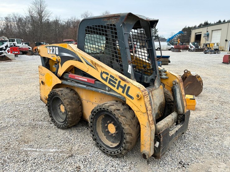 gehl-v270-image-1
