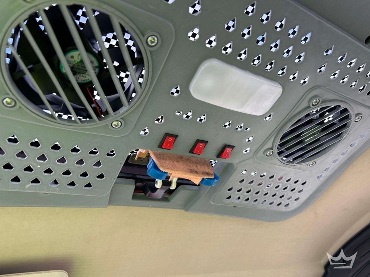 2024-meco-m-y-4-passenger-electric-car-image-12