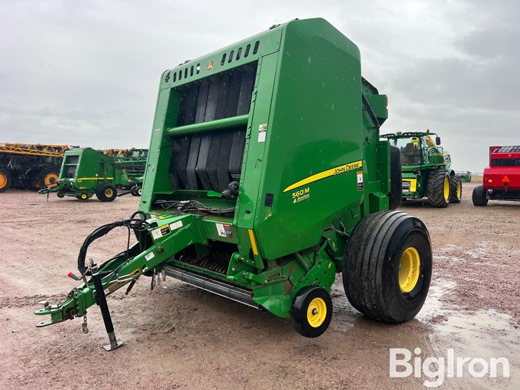john-deere-560m-image-2