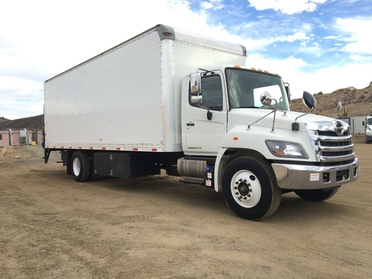 2016-hino-338-image-2