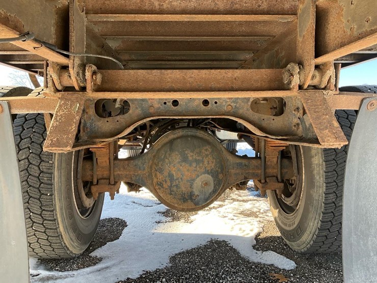 international-4900-image-36