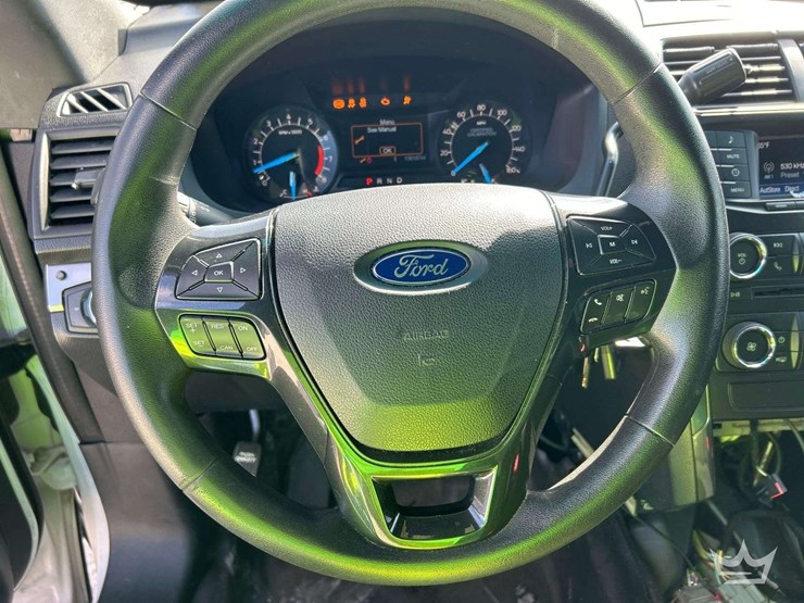 2018-ford-explorer-awd-suv-image-13