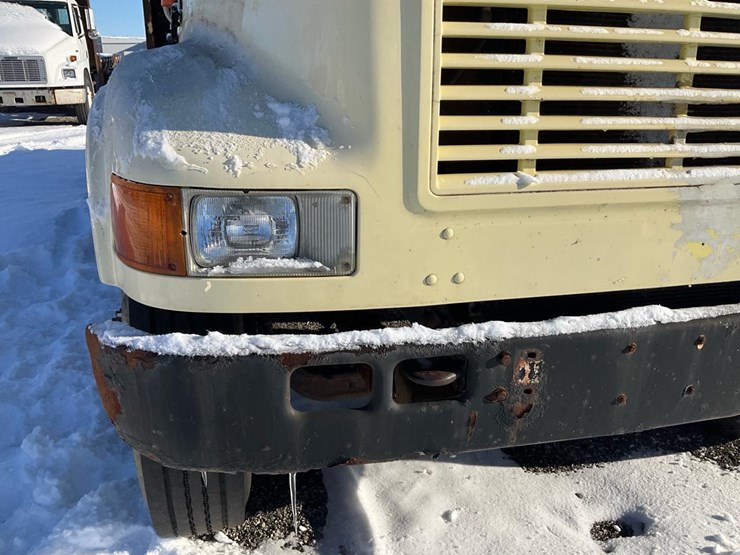 international-4900-image-11